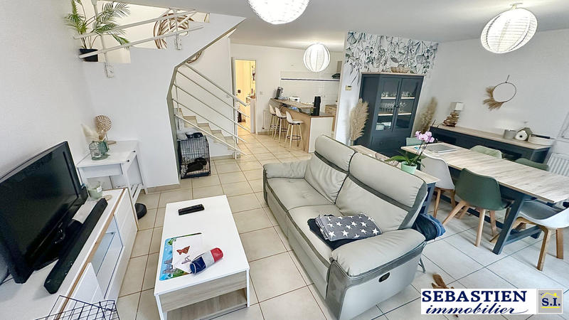 Maison - 121 m² - 6 pièces