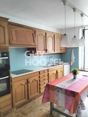 Maison - 225 m² - 7 pièces