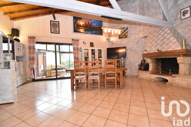 Maison - 177 m² - 7 pièces