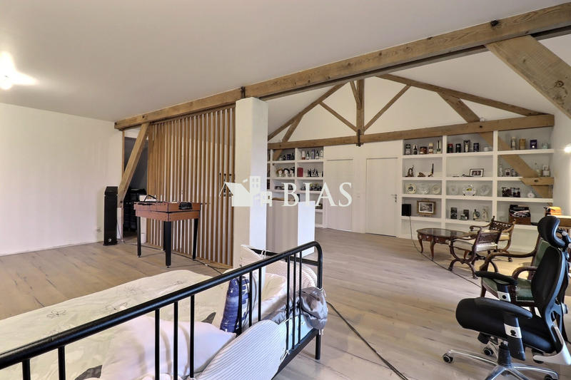 Maison - 363 m² - 10 pièces