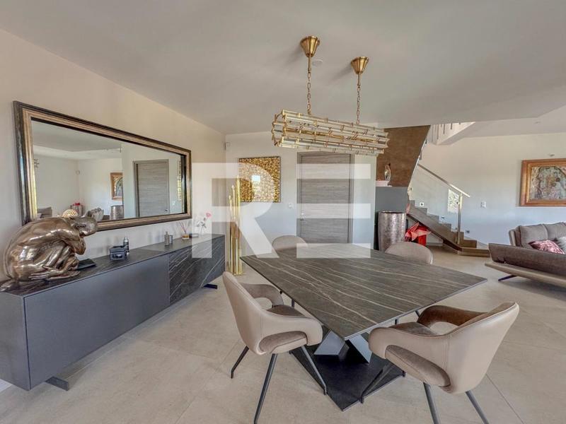 Villa - 150 m² - 5 pièces