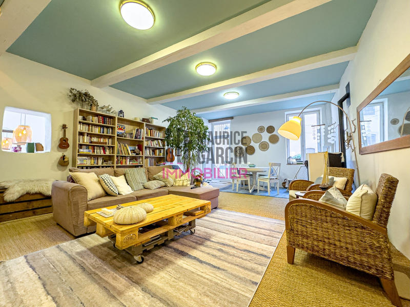 Maison - 240 m² - 7 pièces