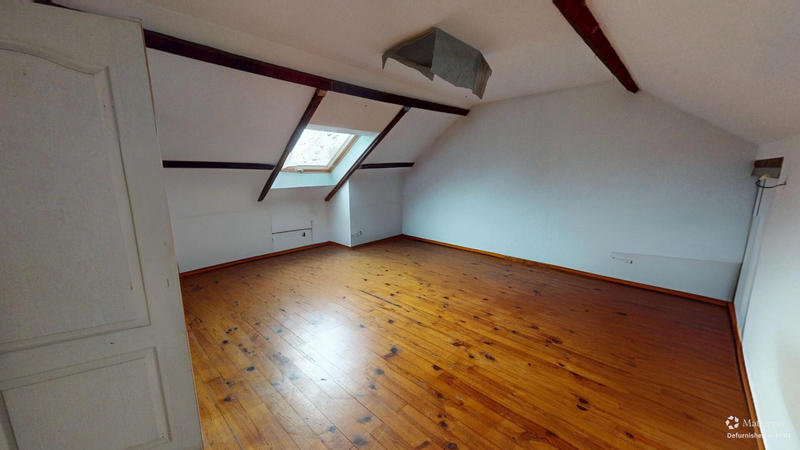 Maison - 141 m² - 8 pièces