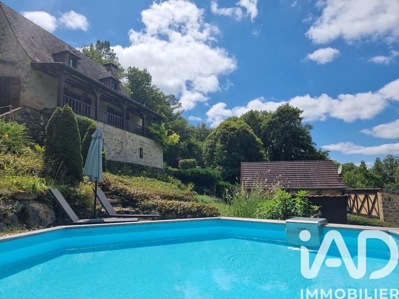 Maison - 185 m² - 8 pièces