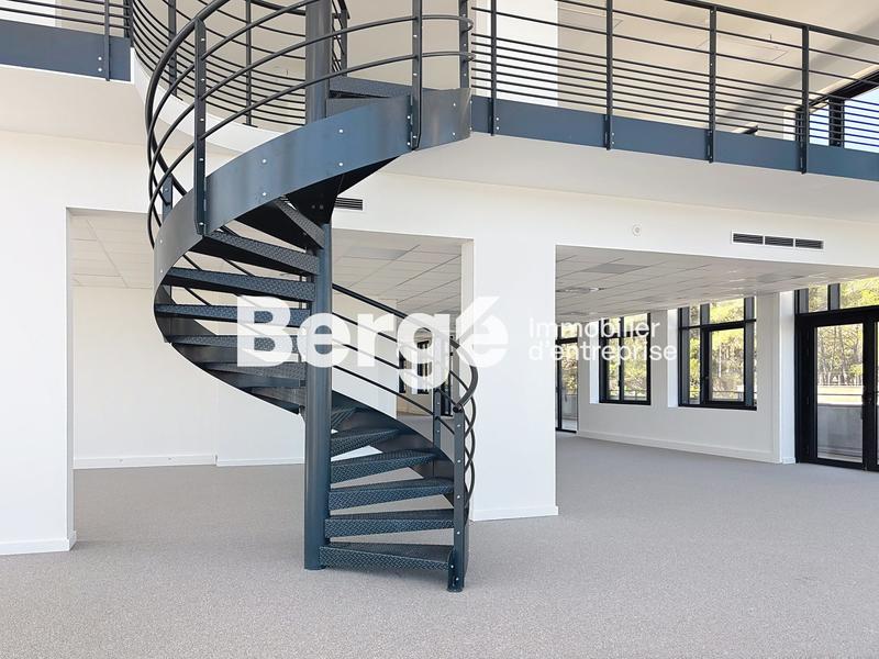 Bureau - 369 m²