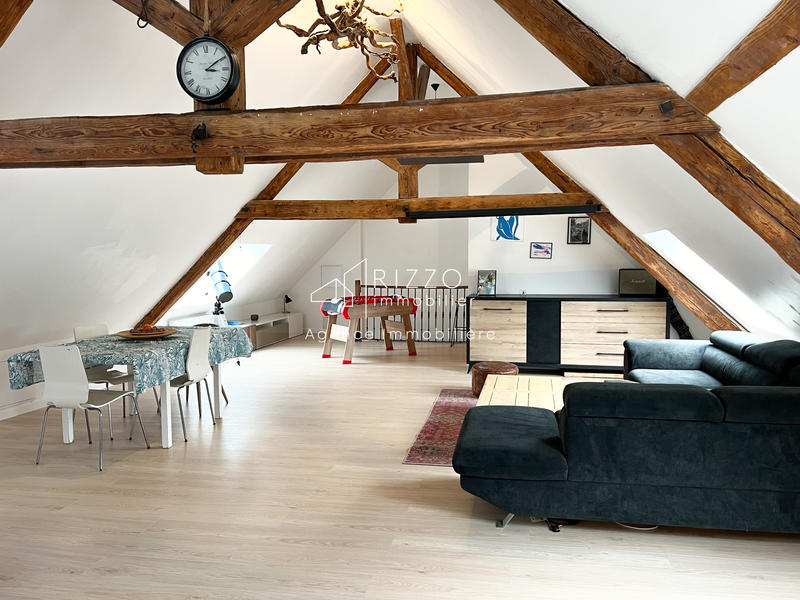 Appartement - 125 m² - 6 pièces