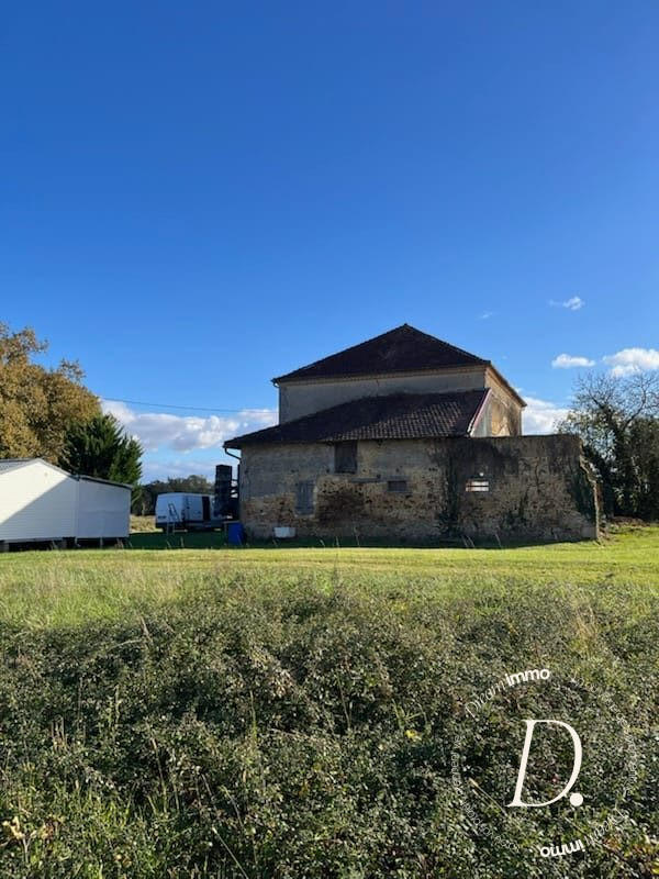 Maison - 200 m² - 9 pièces