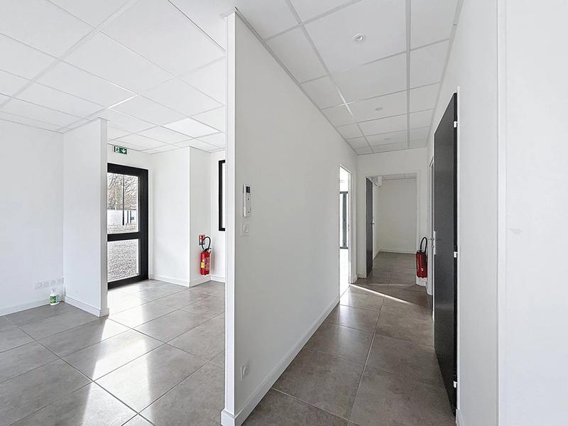 Bureau - 100 m² - 4 pièces