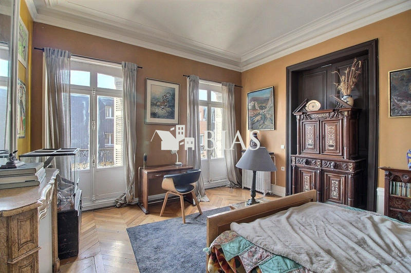 Appartement - 165 m² - 5 pièces