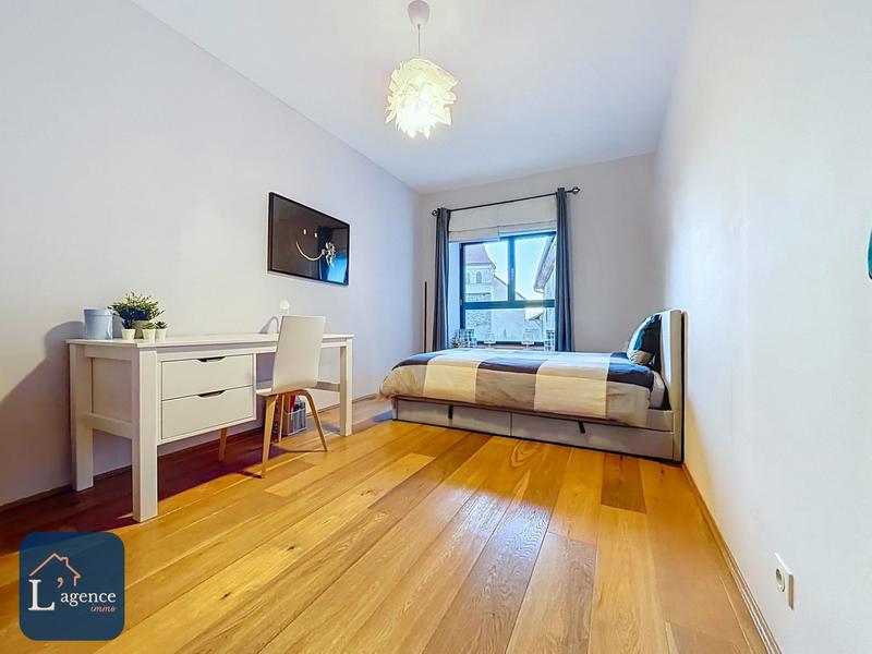 Maison contemporaine - 607 m² - 9 pièces