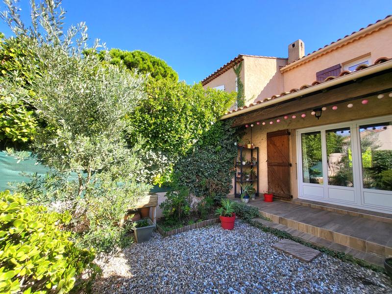 Maison jumelée - 112 m² - 5 pièces