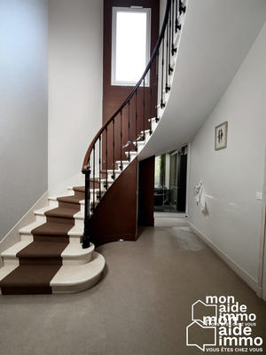 Maison - 170 m² - 7 pièces