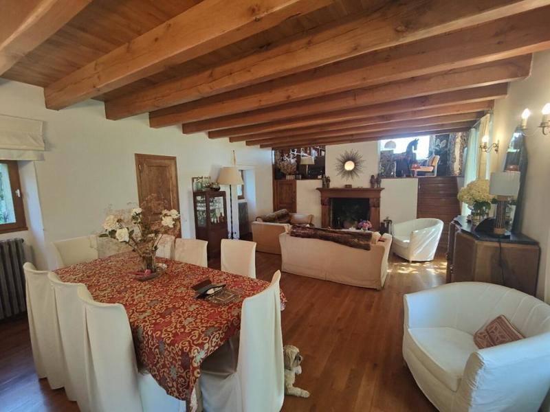 Maison - 179 m² - 7 pièces