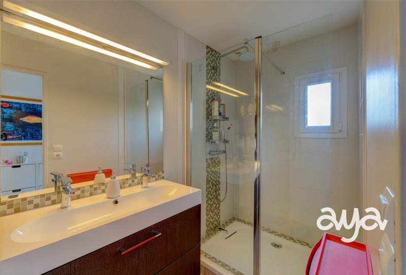 Maison - 121 m² - 6 pièces