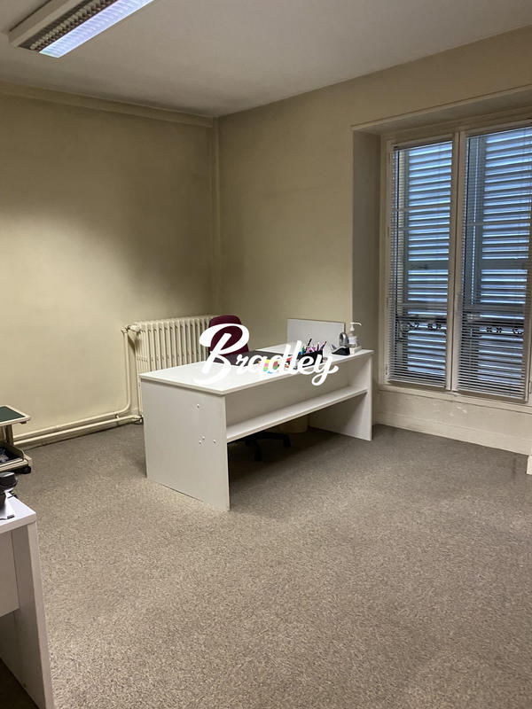 Bureau - 350 m² - 1 pièce