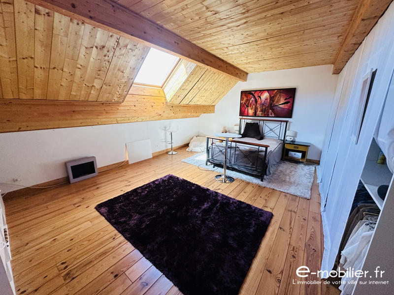 Maison - 223 m² - 8 pièces