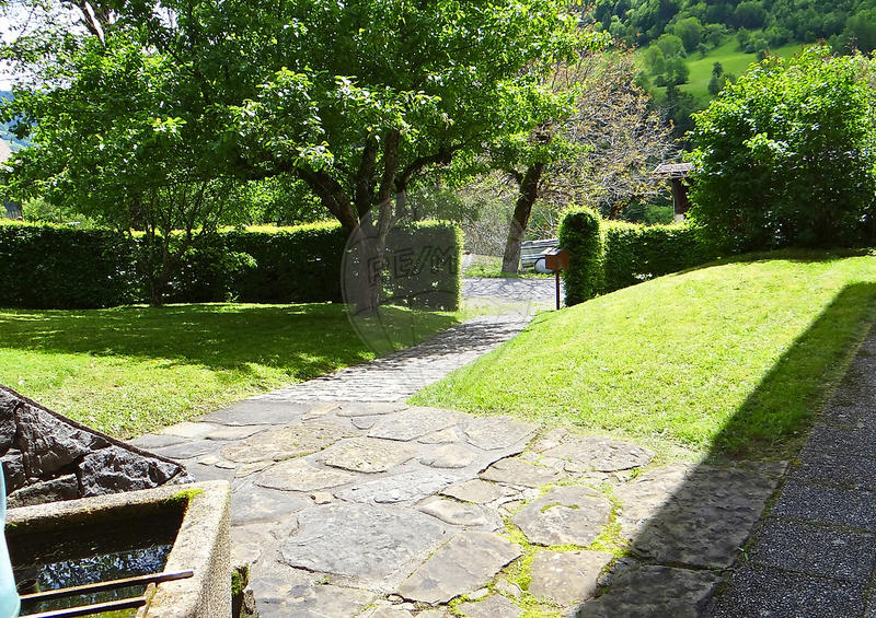 Maison - 236 m² - 10 pièces