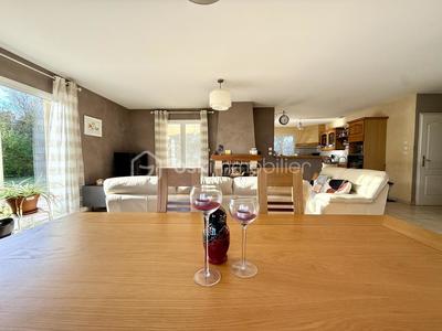 Maison - 143 m² - 6 pièces