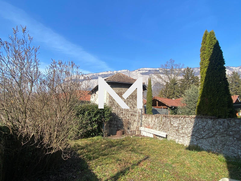 Maison - 247 m² - 8 pièces
