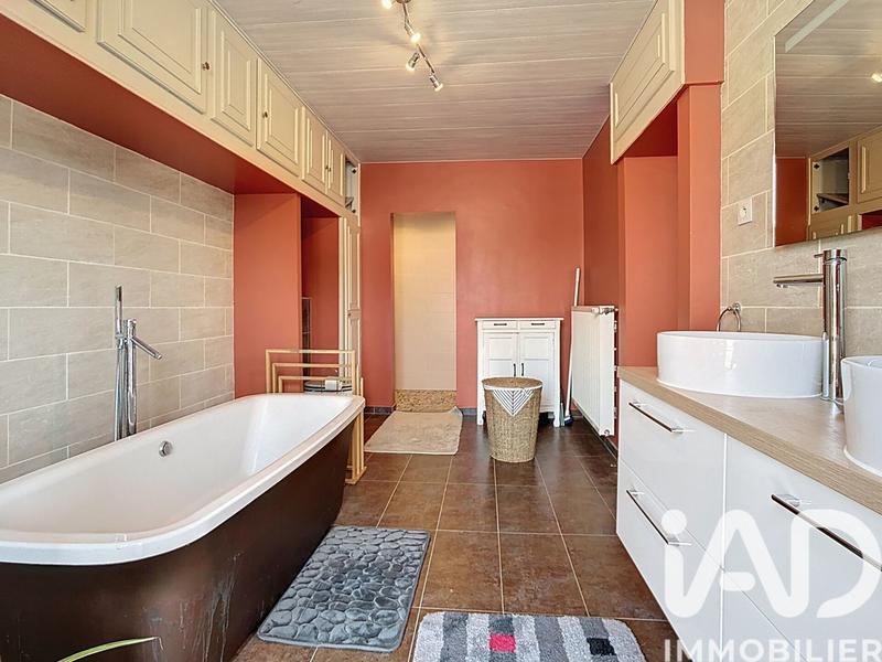 Maison - 226 m² - 6 pièces