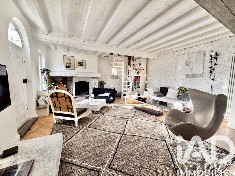 Maison - 217 m² - 7 pièces