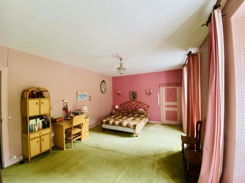 Maison - 400 m² - 11 pièces