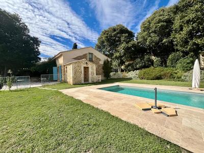 Maison - 160 m² - 8 pièces