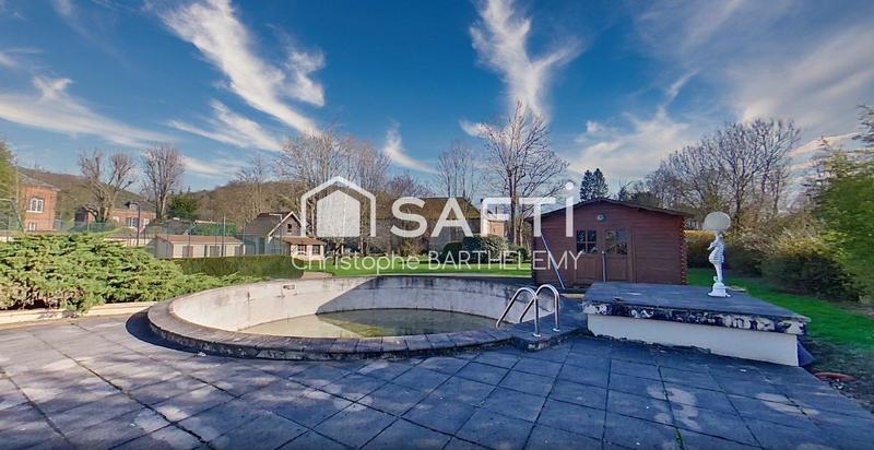 Maison - 220 m² - 8 pièces