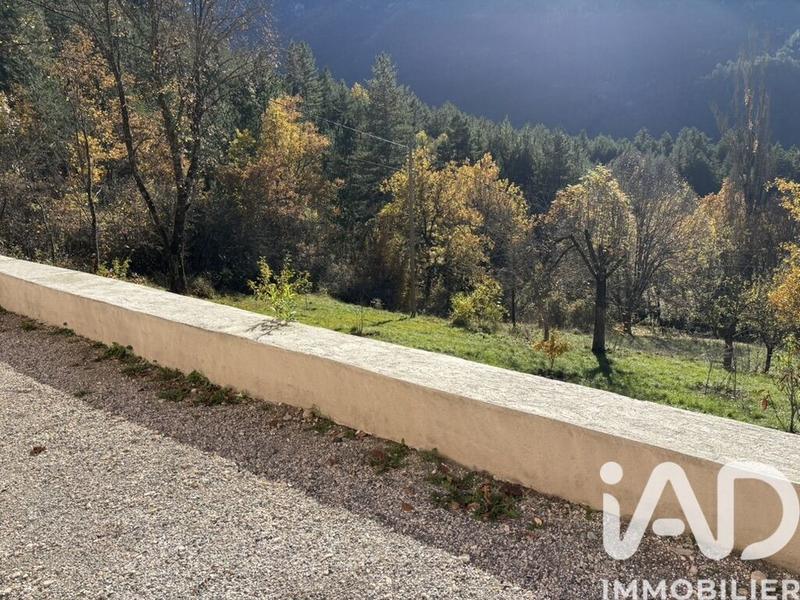 Maison - 230 m² - 10 pièces