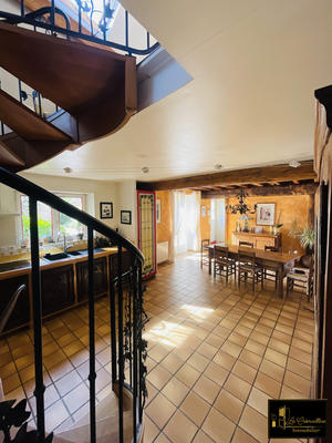 Maison ancienne - 190 m² - 10 pièces