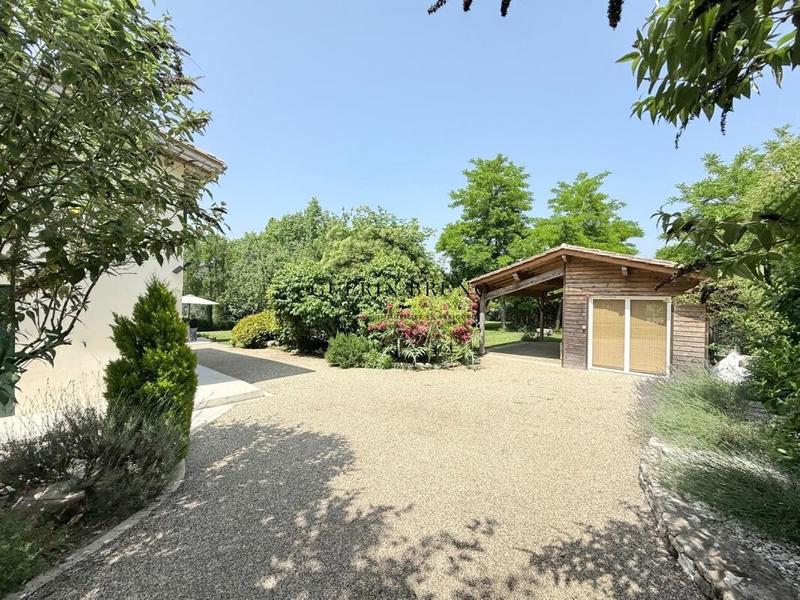Maison - 180 m² - 6 pièces