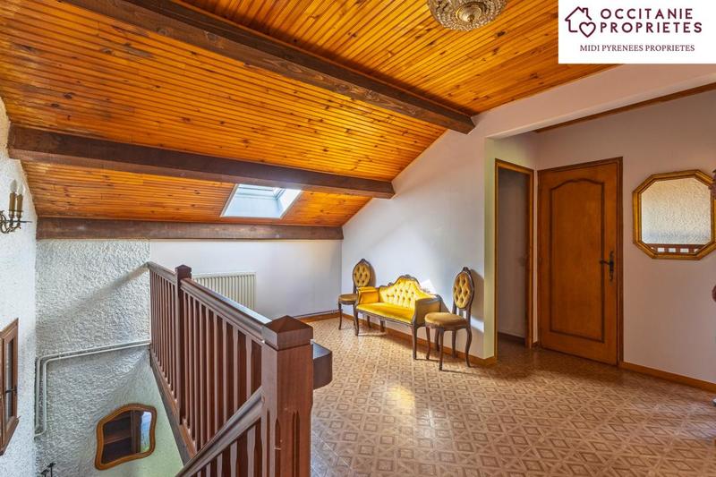 Propriété - 250 m² - 9 pièces