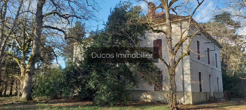 Maison - 360 m² - 8 pièces