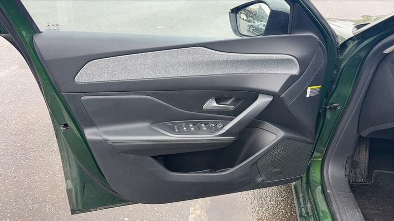 Peugeot 308 1.6 PureTech 180 Hybrid Eat8 Allure Pack