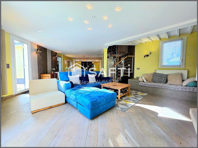 Maison - 214 m² - 6 pièces