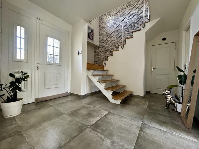 Maison - 115 m² - 6 pièces