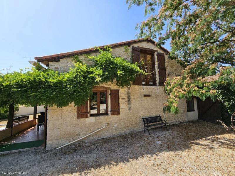 Maison en pierre - 140 m² - 9 pièces