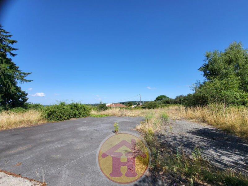 Local commercial - 1 947 m² - 16 pièces