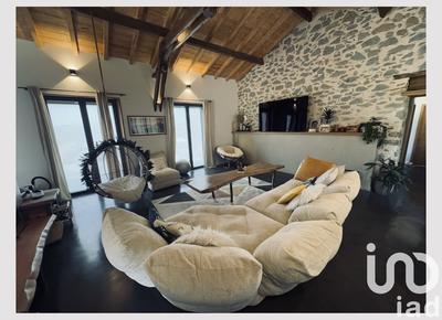 Maison - 370 m² - 7 pièces