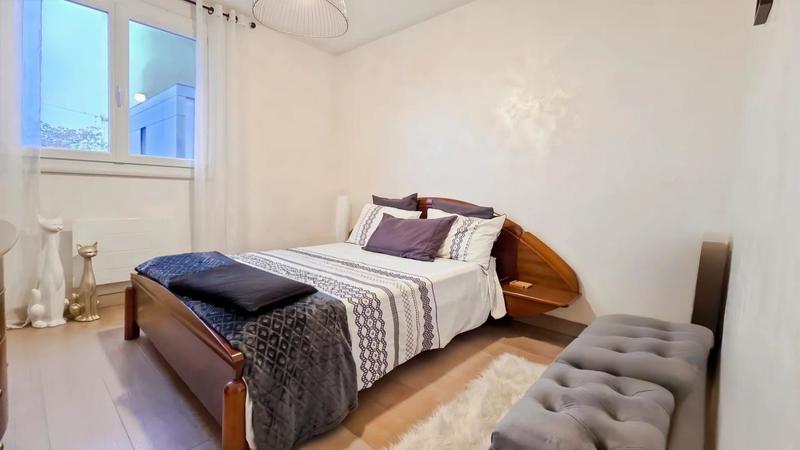 Appartement - 83 m² - 4 pièces