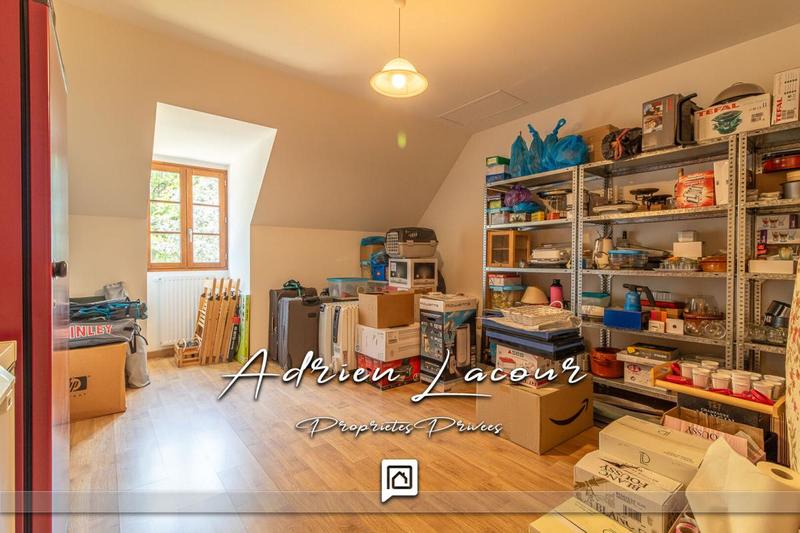 Maison - 242 m² - 10 pièces