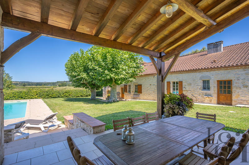 Maison - 500 m² - 12 pièces