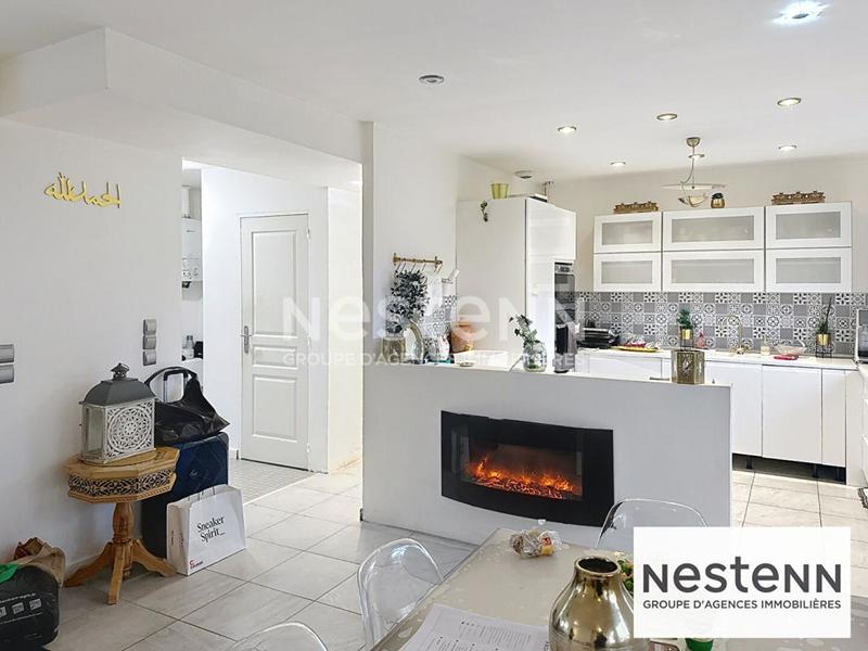 Maison - 918 m² - 5 pièces