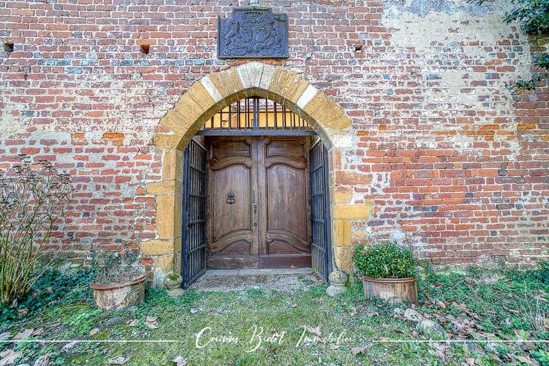 Château - 465 m² - 18 pièces