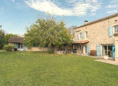 Maison en pierre - 210 m² - 11 pièces