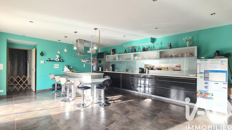 Maison - 327 m² - 7 pièces