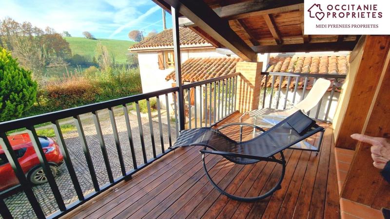 Propriété - 223 m² - 10 pièces