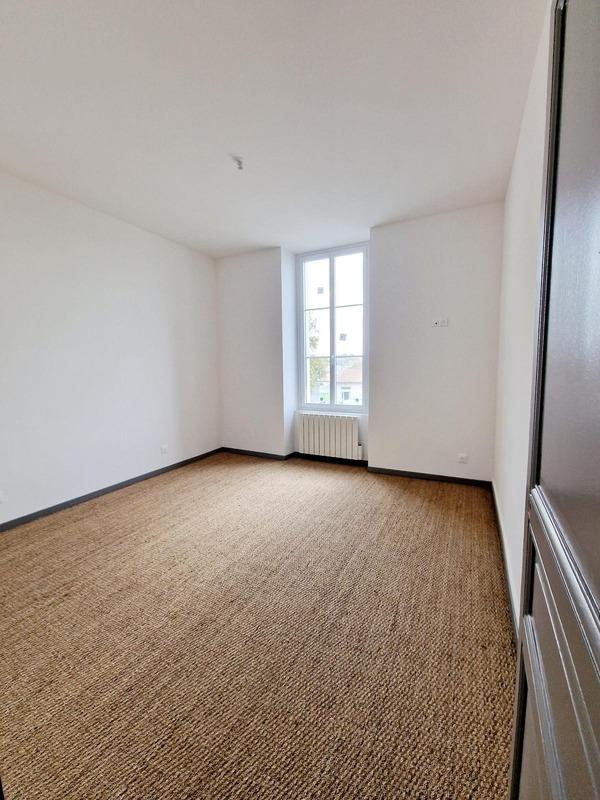 Maison - 850 m² - 35 pièces