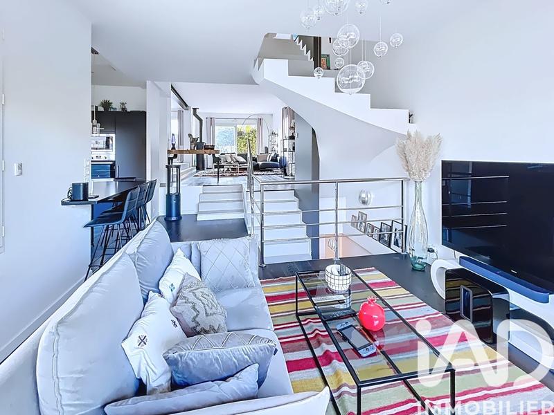 Maison - 192 m² - 7 pièces