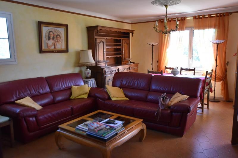 Maison - 270 m² - 8 pièces